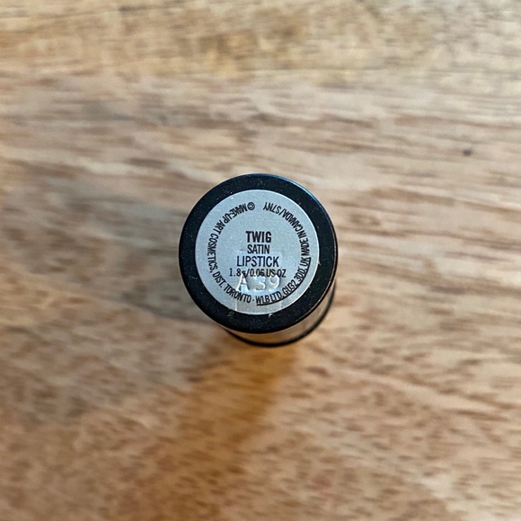 MAC Lipstick Mini in Twig - Picture 4 of 8